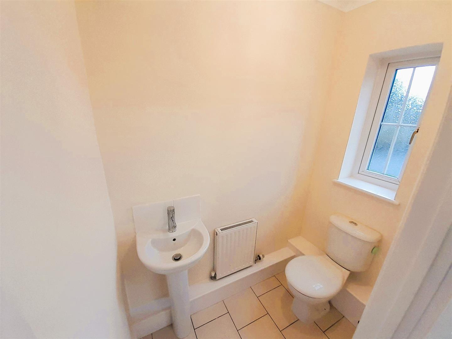 The Avenue, Llwynhendy, SA14 9DW